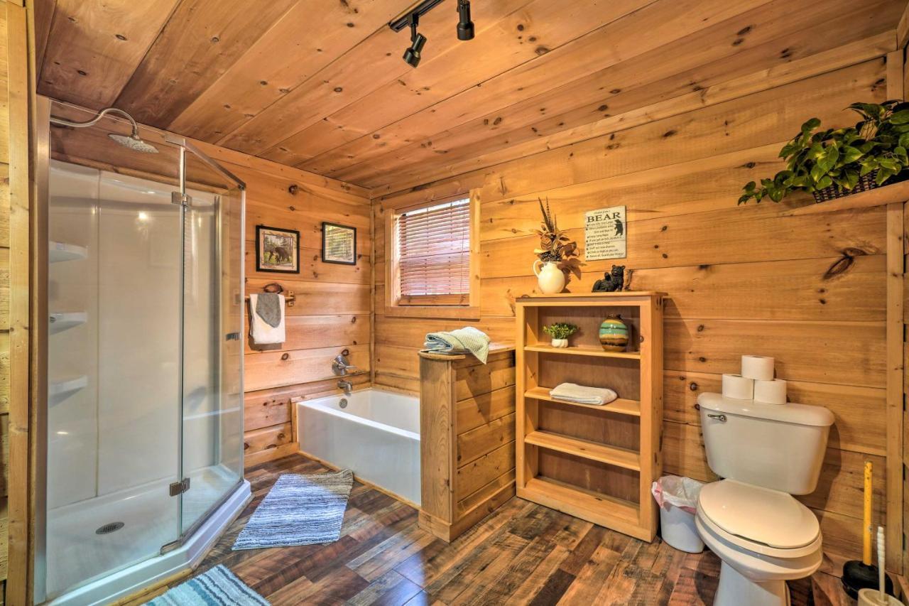 Sevierville Sanctuary Hot Tub, Pool Table And Deck! Экстерьер фото