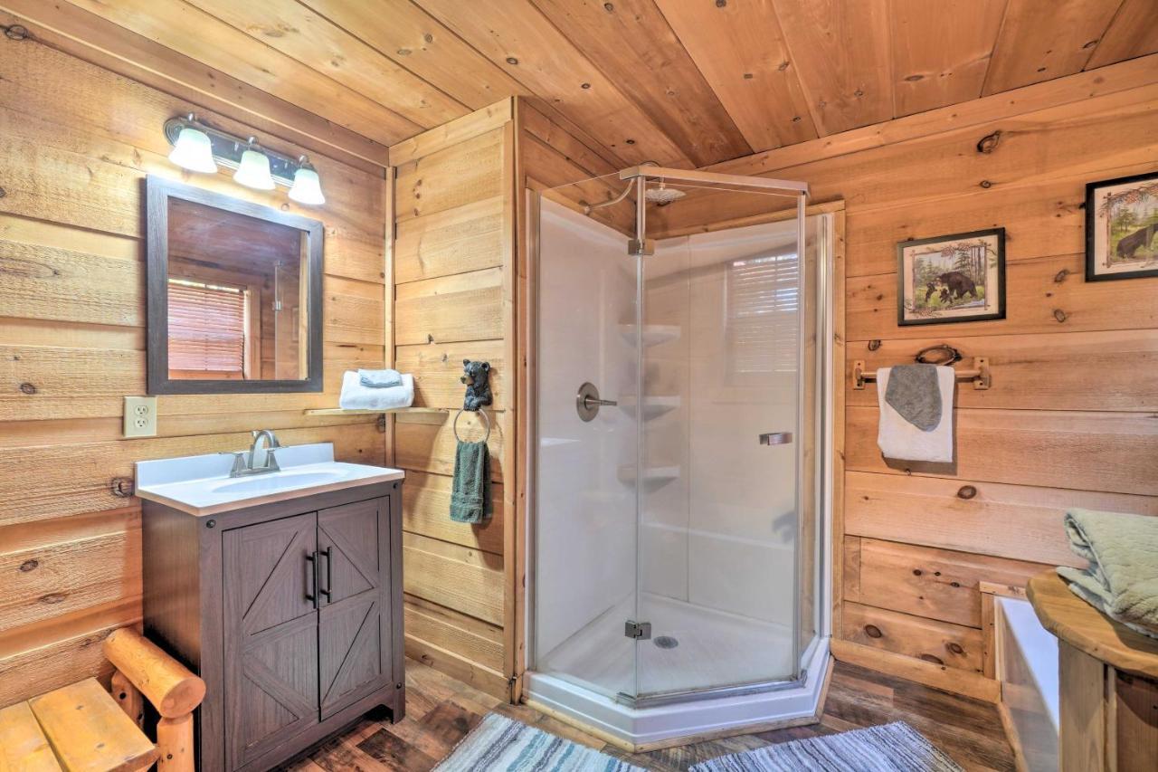Sevierville Sanctuary Hot Tub, Pool Table And Deck! Экстерьер фото
