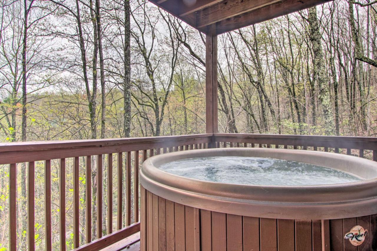 Sevierville Sanctuary Hot Tub, Pool Table And Deck! Экстерьер фото