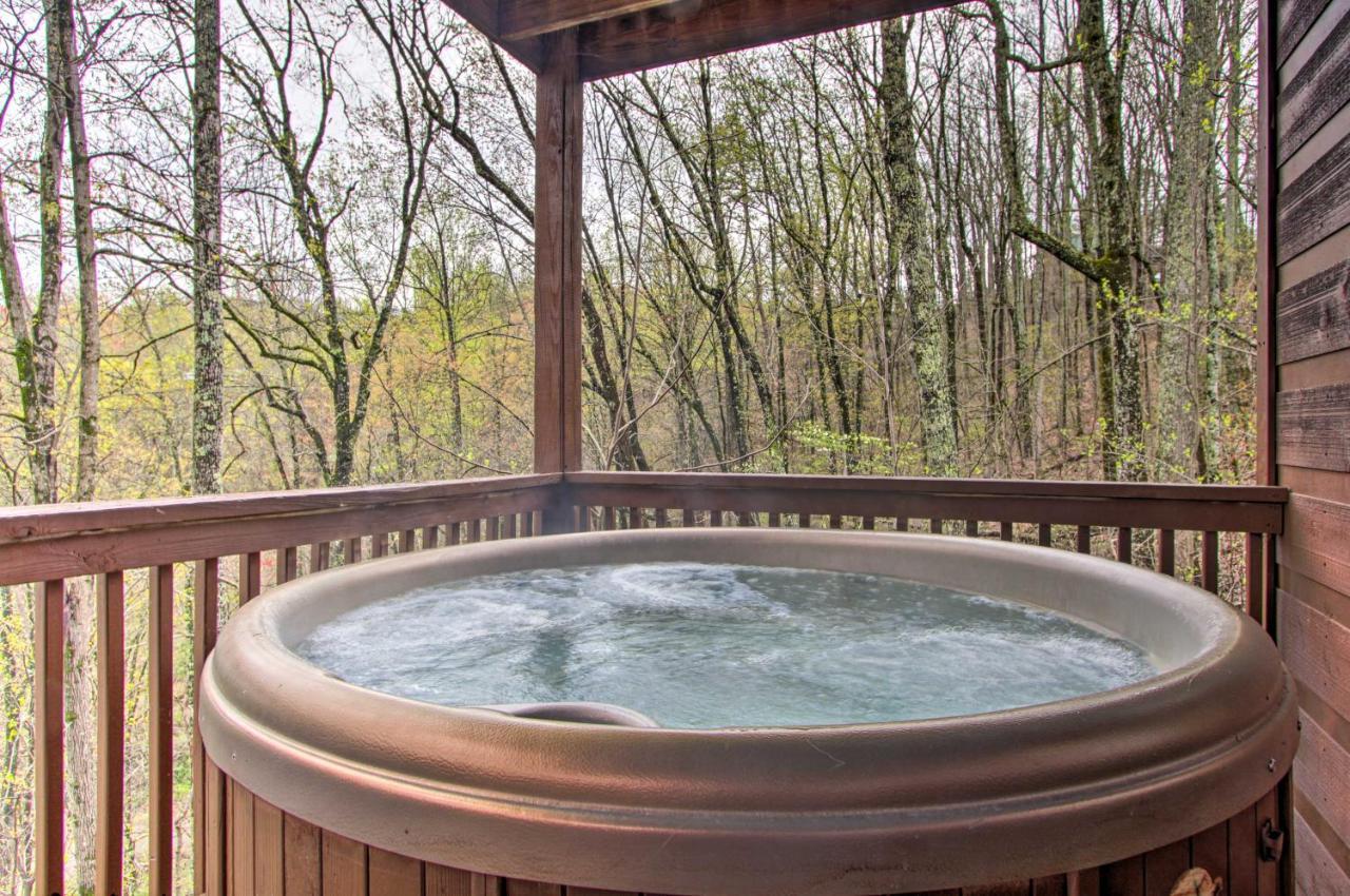 Sevierville Sanctuary Hot Tub, Pool Table And Deck! Экстерьер фото