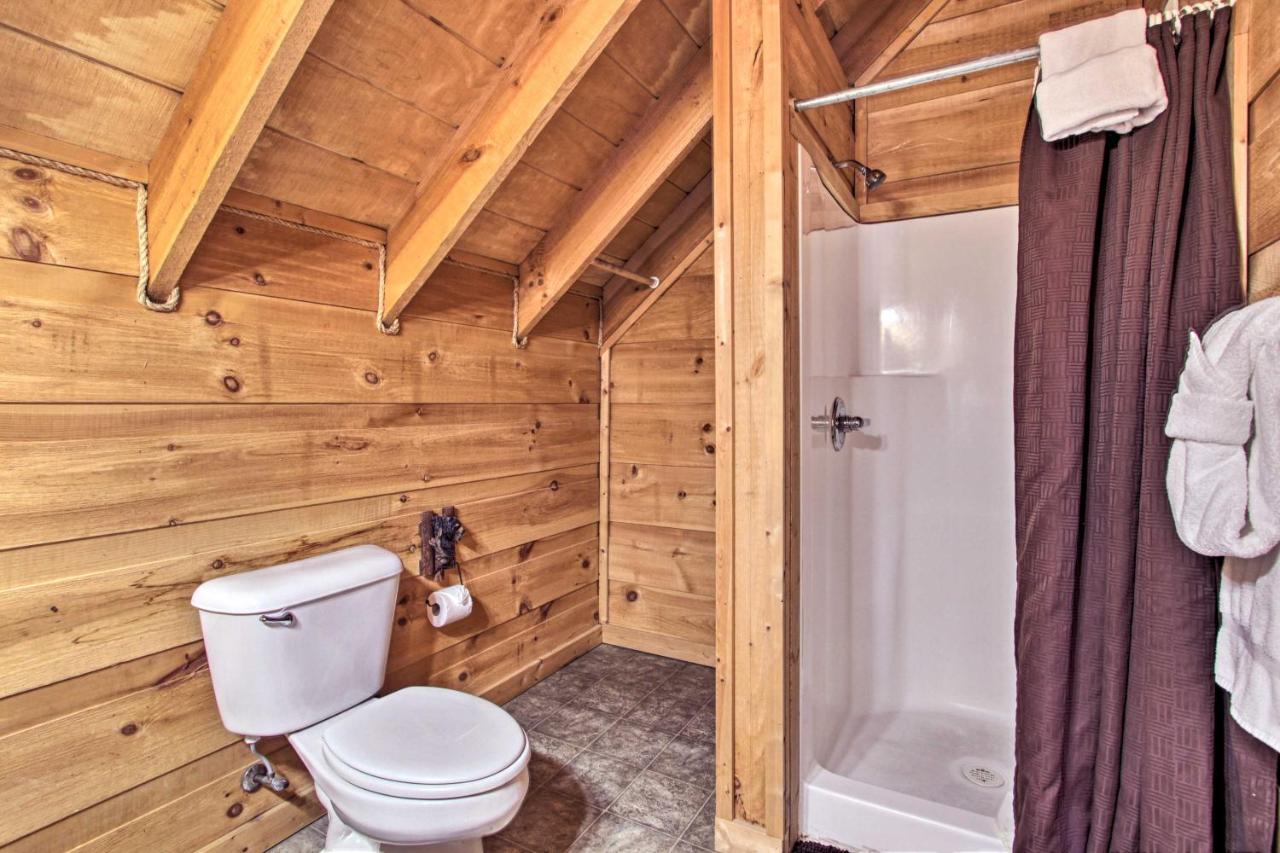 Sevierville Sanctuary Hot Tub, Pool Table And Deck! Экстерьер фото